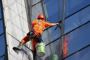 赤峰蜘蛛人幕墙清洗